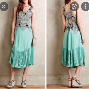 Maeve from Anthropologie teal geometric midi dress with key hole back